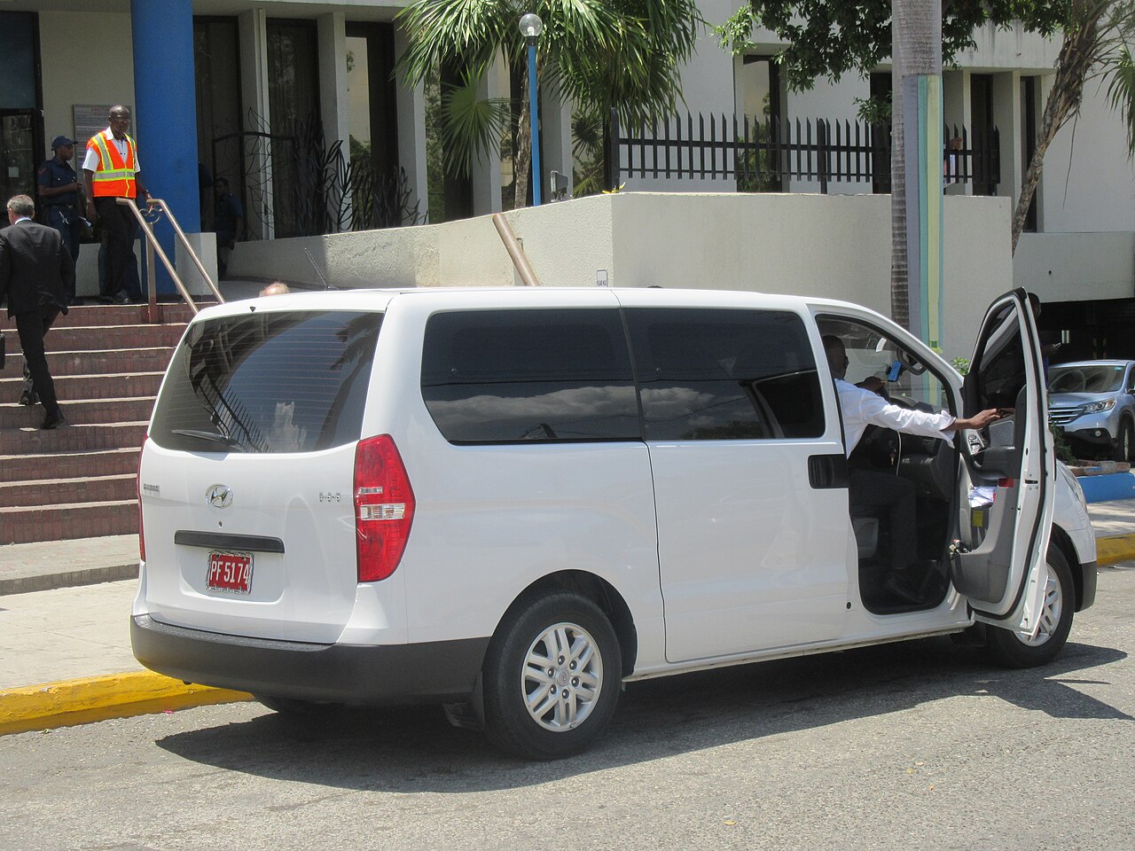 Hyundai Starex